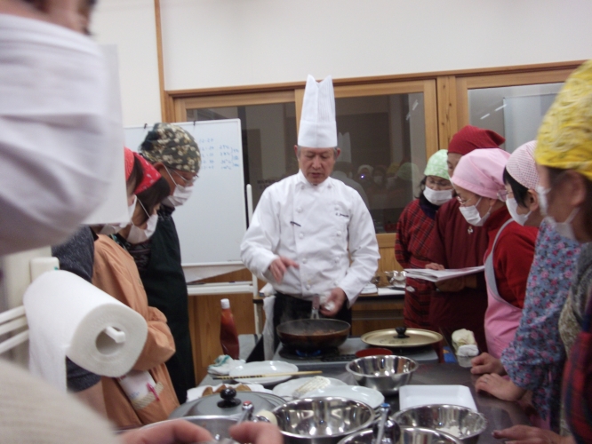 垂水料理の達人手際のよさ抜群です。