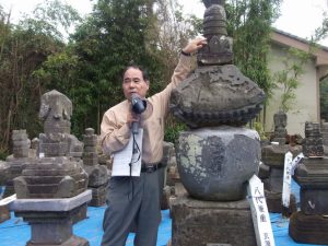 石塔の研究者隈元氏の説明に、戦国時代にタイムスリップ