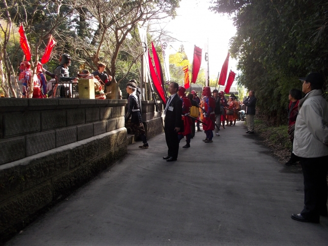 以久公、いざ佐土原へ-墓参り