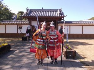 コロンビア出身親子、女武者