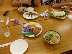 森の駅での昼食