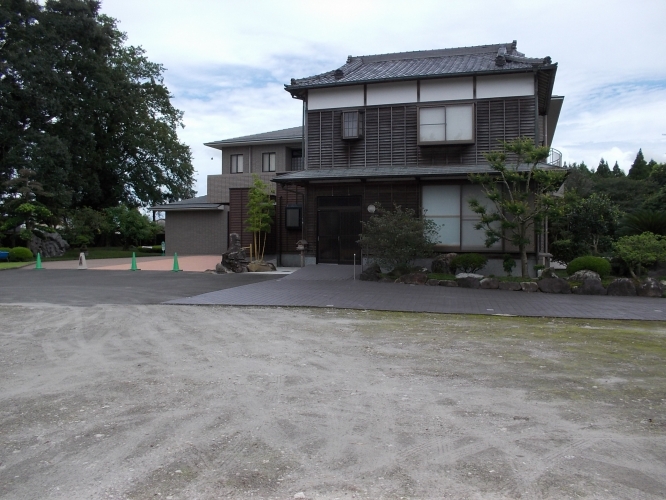 末吉町、山中貞則顕照館にいきました-1