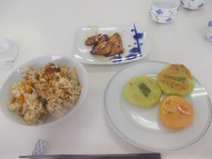 カンパチ飯、おやき、照り焼き