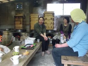 出来上がりを試食、お茶の時間