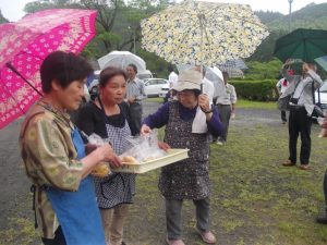 文化財婦人部のおもてなし、がねのてんぷら