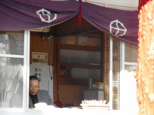 唯一氏子の方々が３ヶ日詰め所にいて下さった