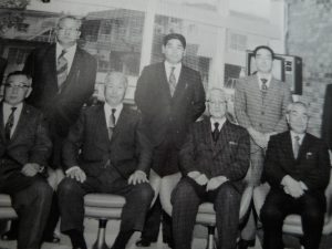 従軍記編集者　町田満男氏（前列左から二人目）