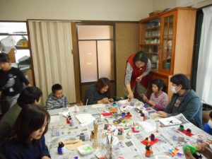 土曜日、子供達も絵付け体験